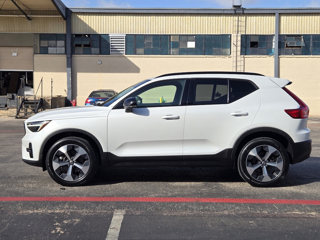 Certified 2023 Volvo XC40 B4 FWD Plus Dark SUV