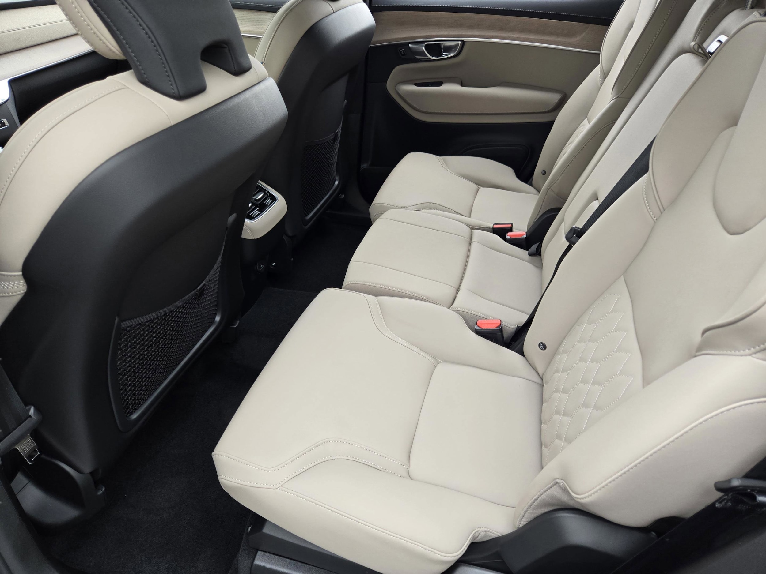 2026 Volvo XC90 Plus - Photo 26