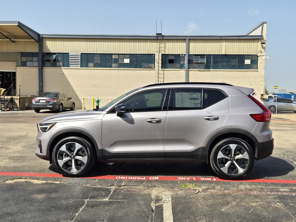 Used 2026 Volvo XC40 B5 Plus SUV