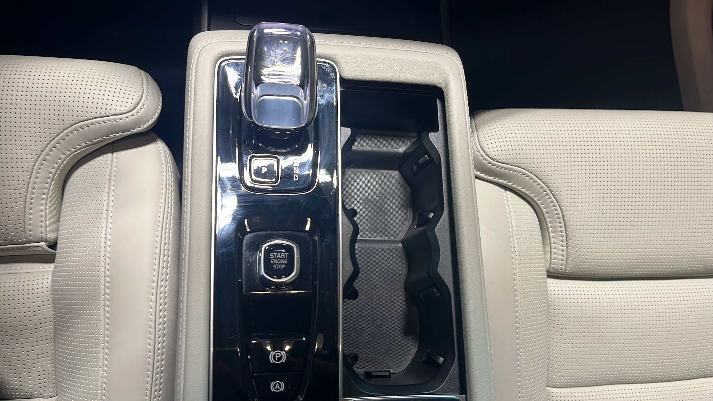 2026 Volvo XC90 Ultra - Photo 14