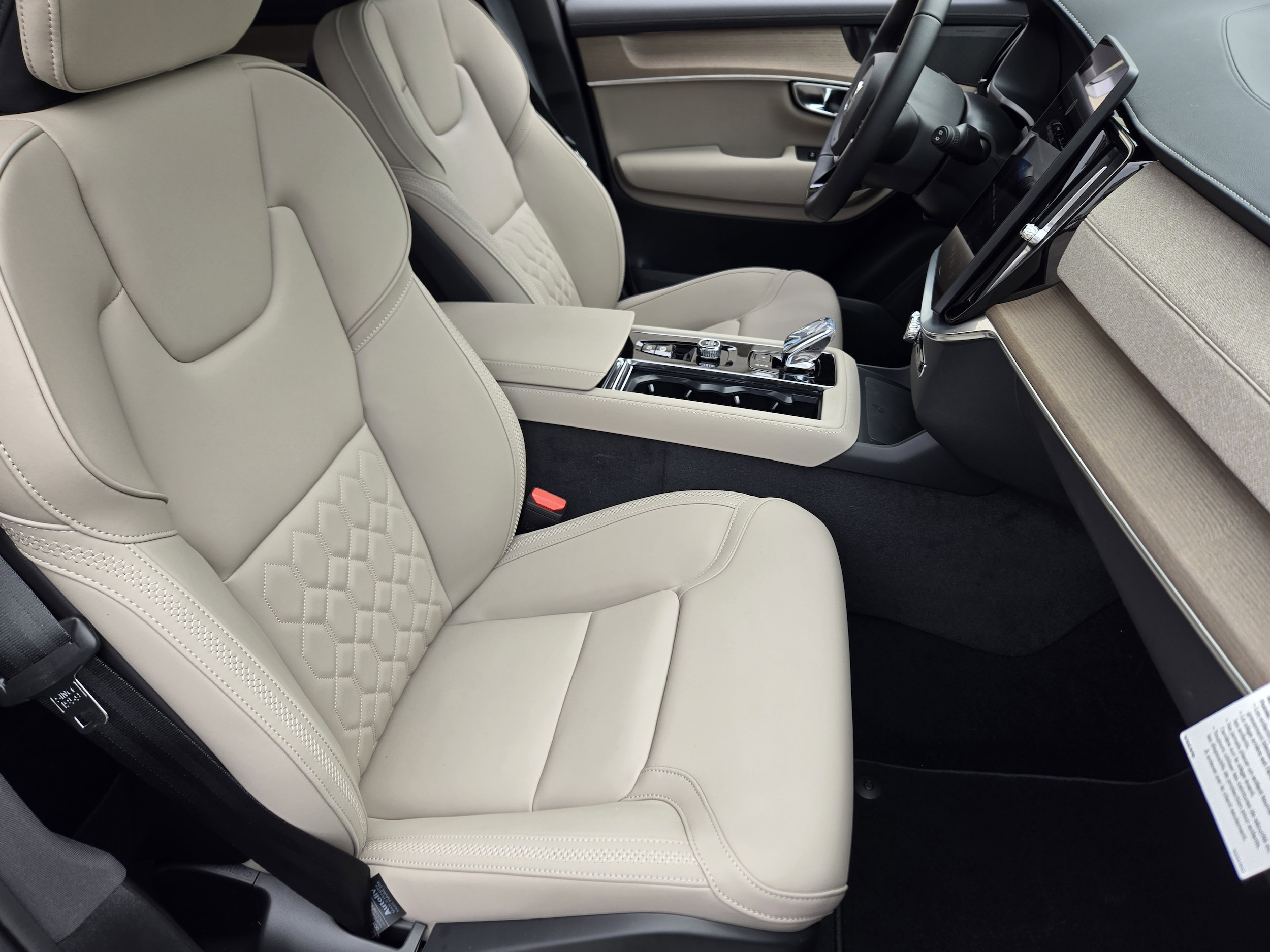 2026 Volvo XC90 Plus - Photo 11