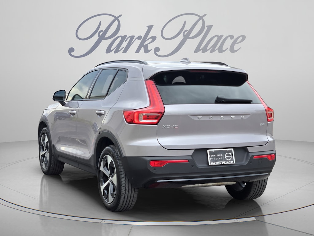 Used 2026 Volvo XC40 B4 Core SUV