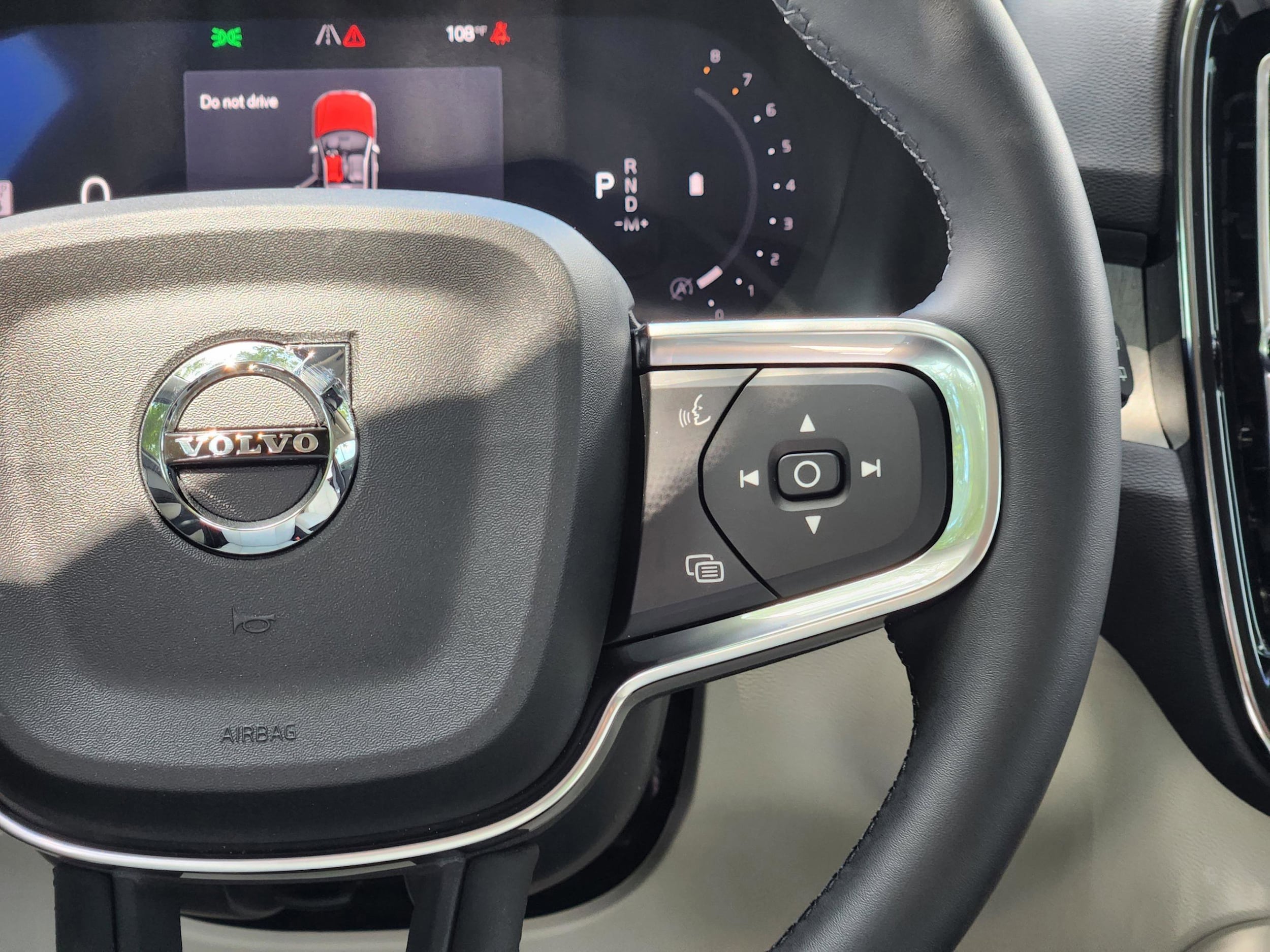 2026 Volvo XC40 Plus - Photo 24