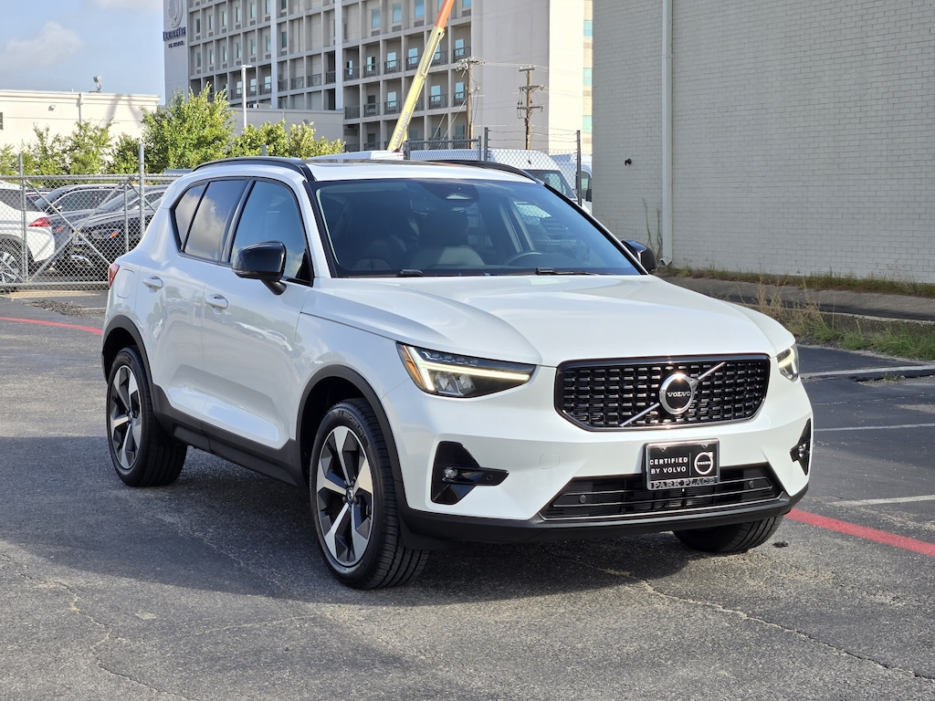 Certified 2023 Volvo XC40 B4 FWD Plus Dark SUV