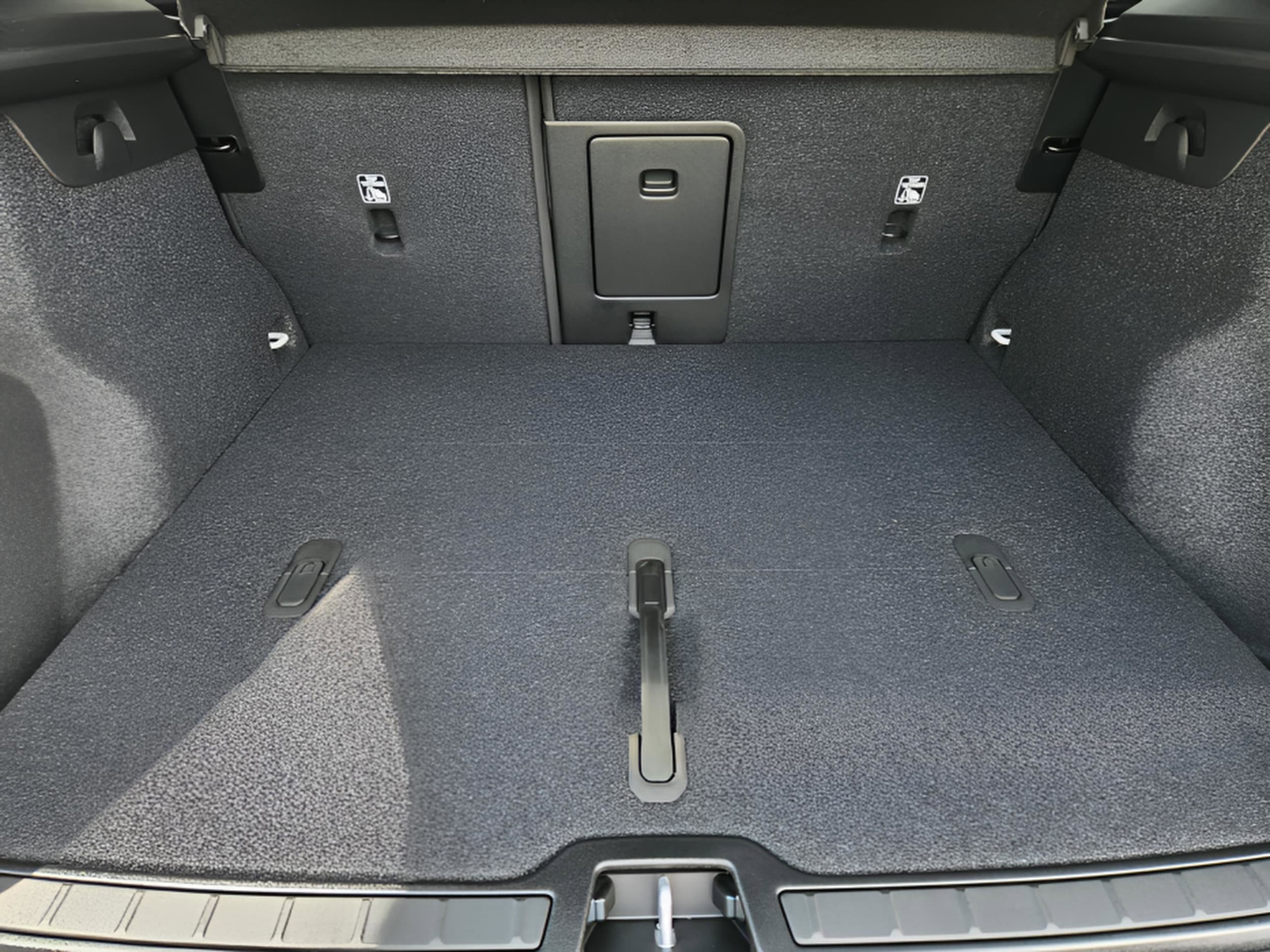 2026 Volvo XC40 Plus - Photo 28