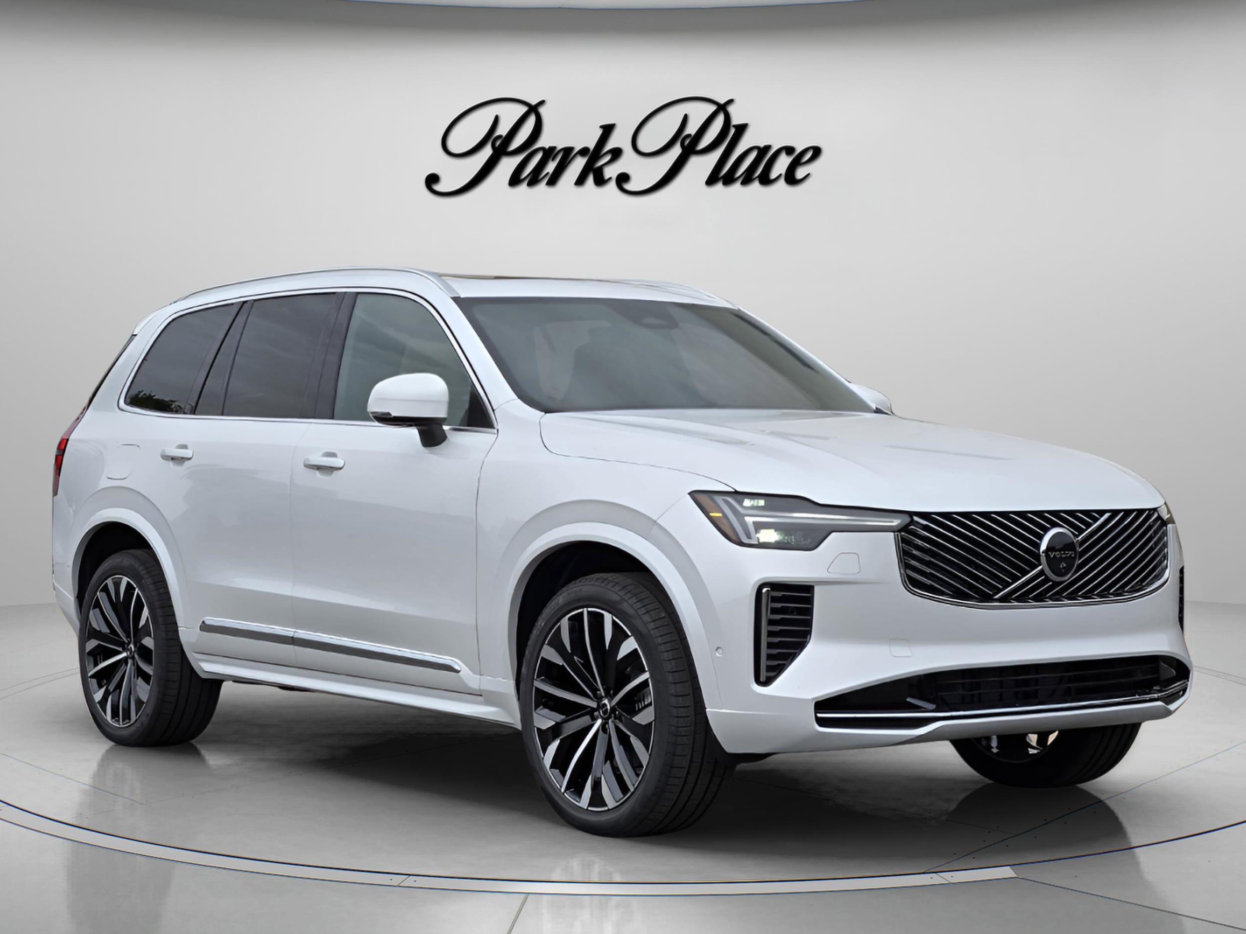 2026 Volvo XC90 Plus - Photo 8