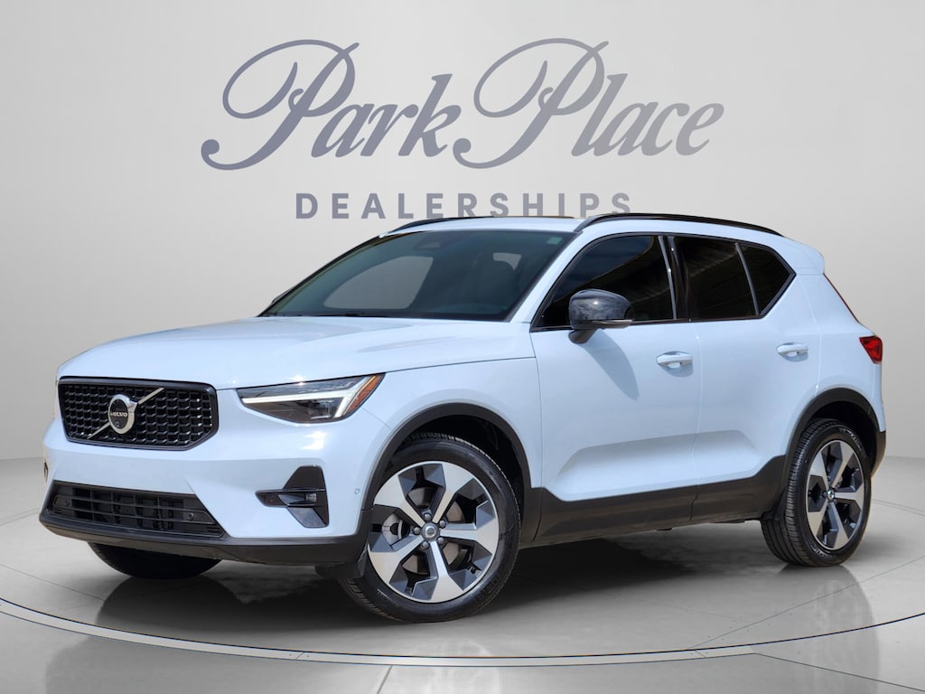 Used 2026 Volvo XC40 B5 Plus SUV