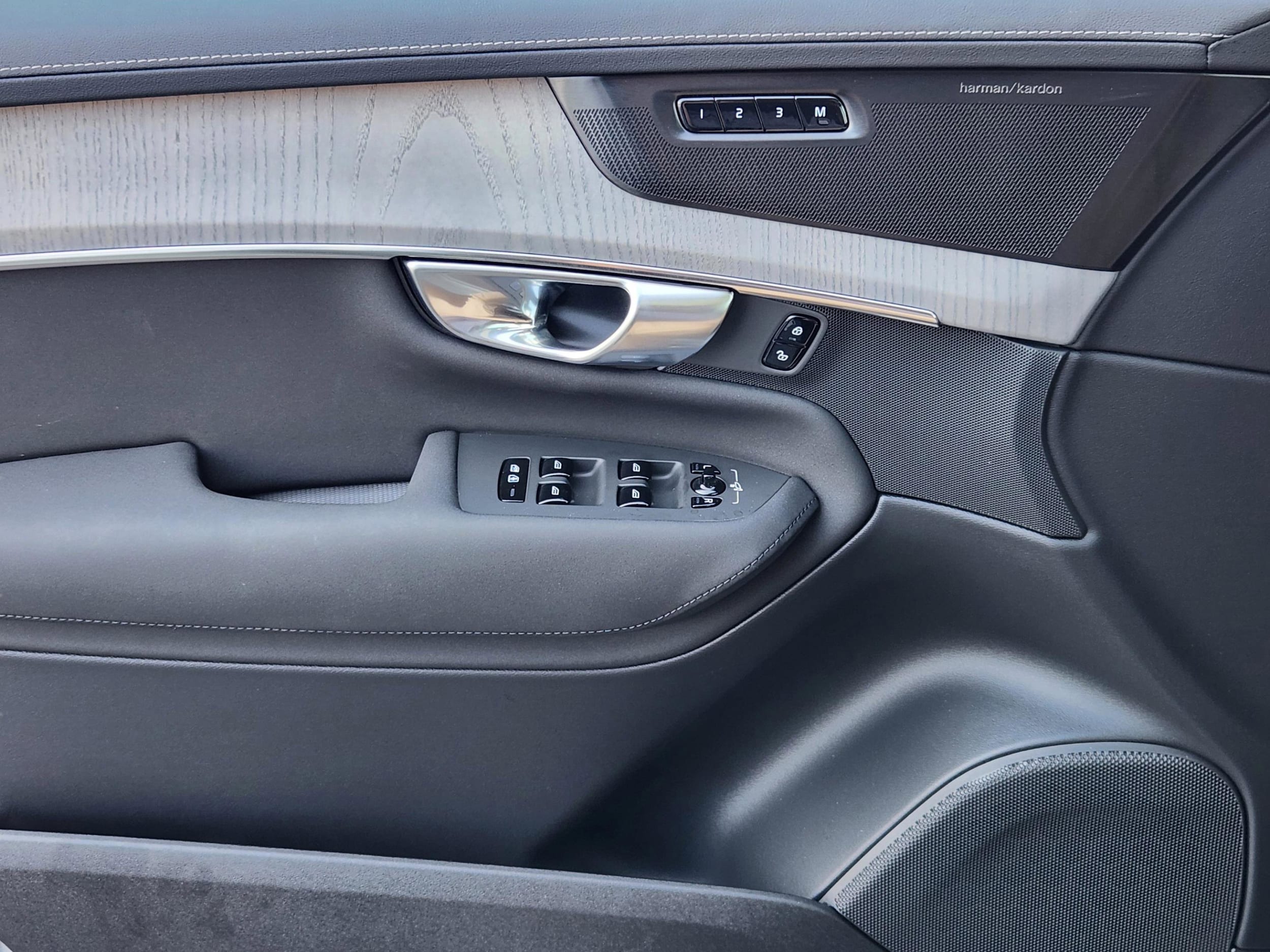 2026 Volvo XC90 Ultra - Photo 21