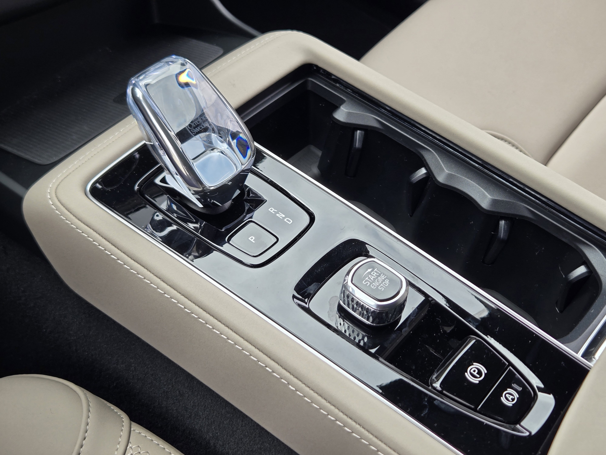 2026 Volvo XC90 Plus - Photo 17