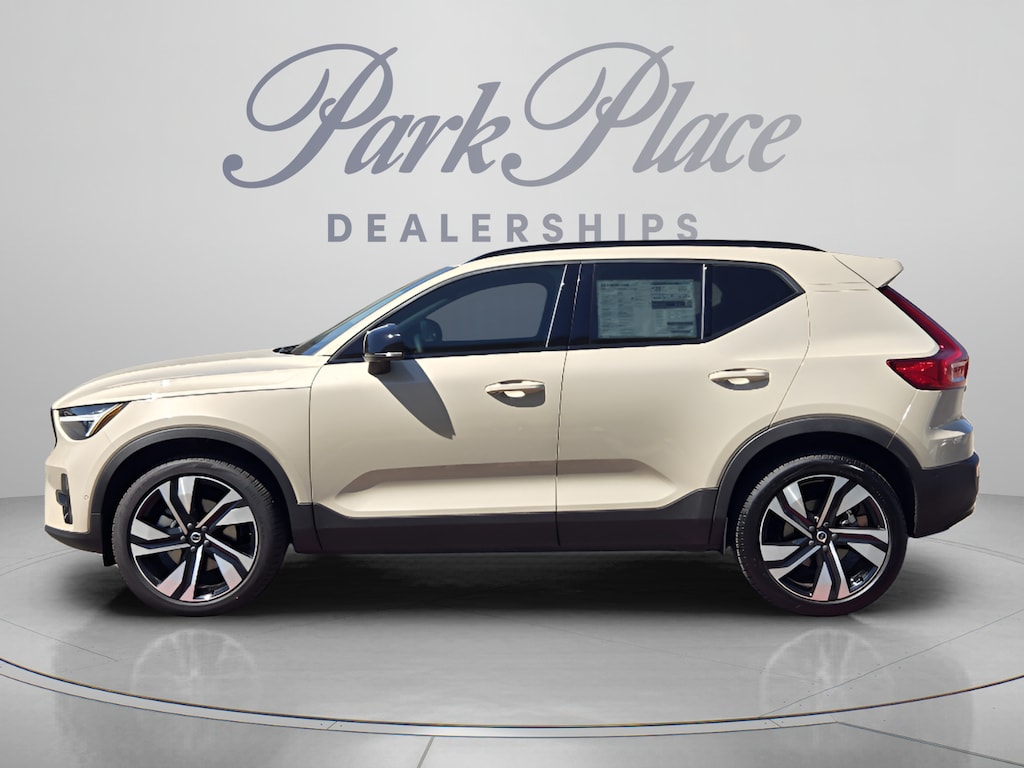 New 2026 Volvo XC40 B5 Ultra SUV