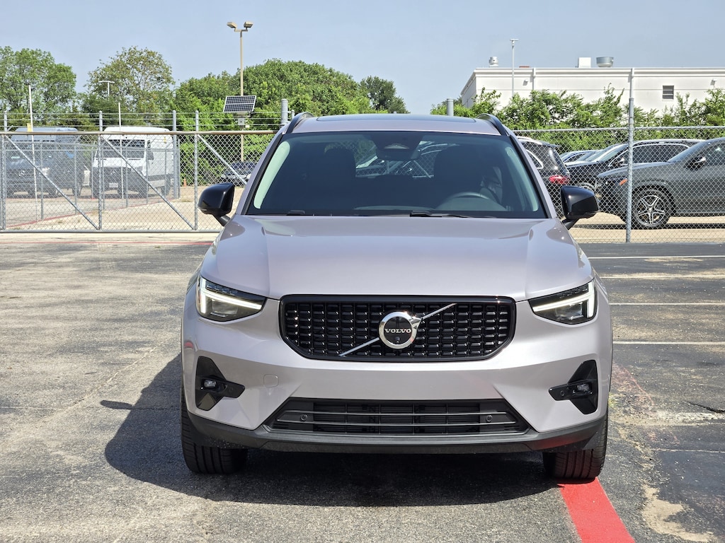 Used 2026 Volvo XC40 B5 Plus SUV