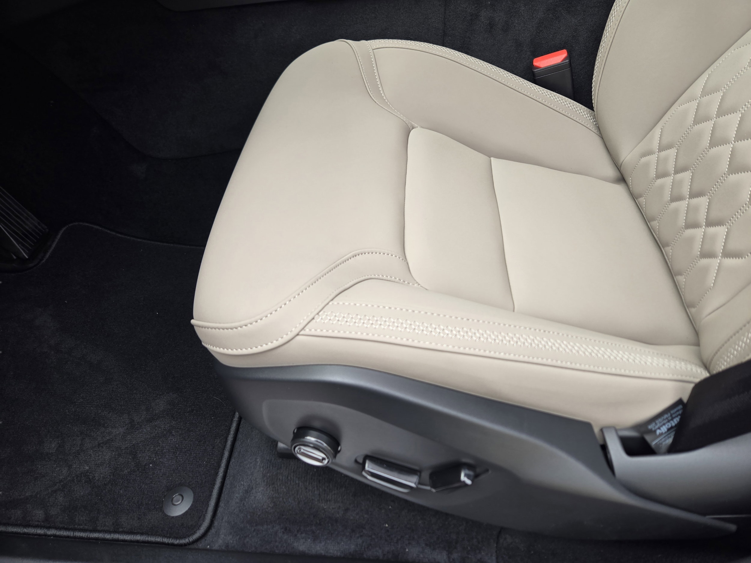 2026 Volvo XC90 Plus - Photo 21