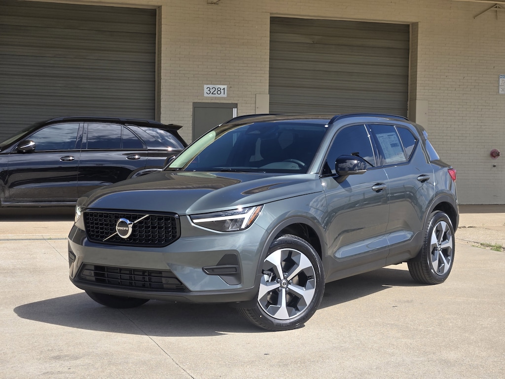 Used 2026 Volvo XC40 B5 Core SUV