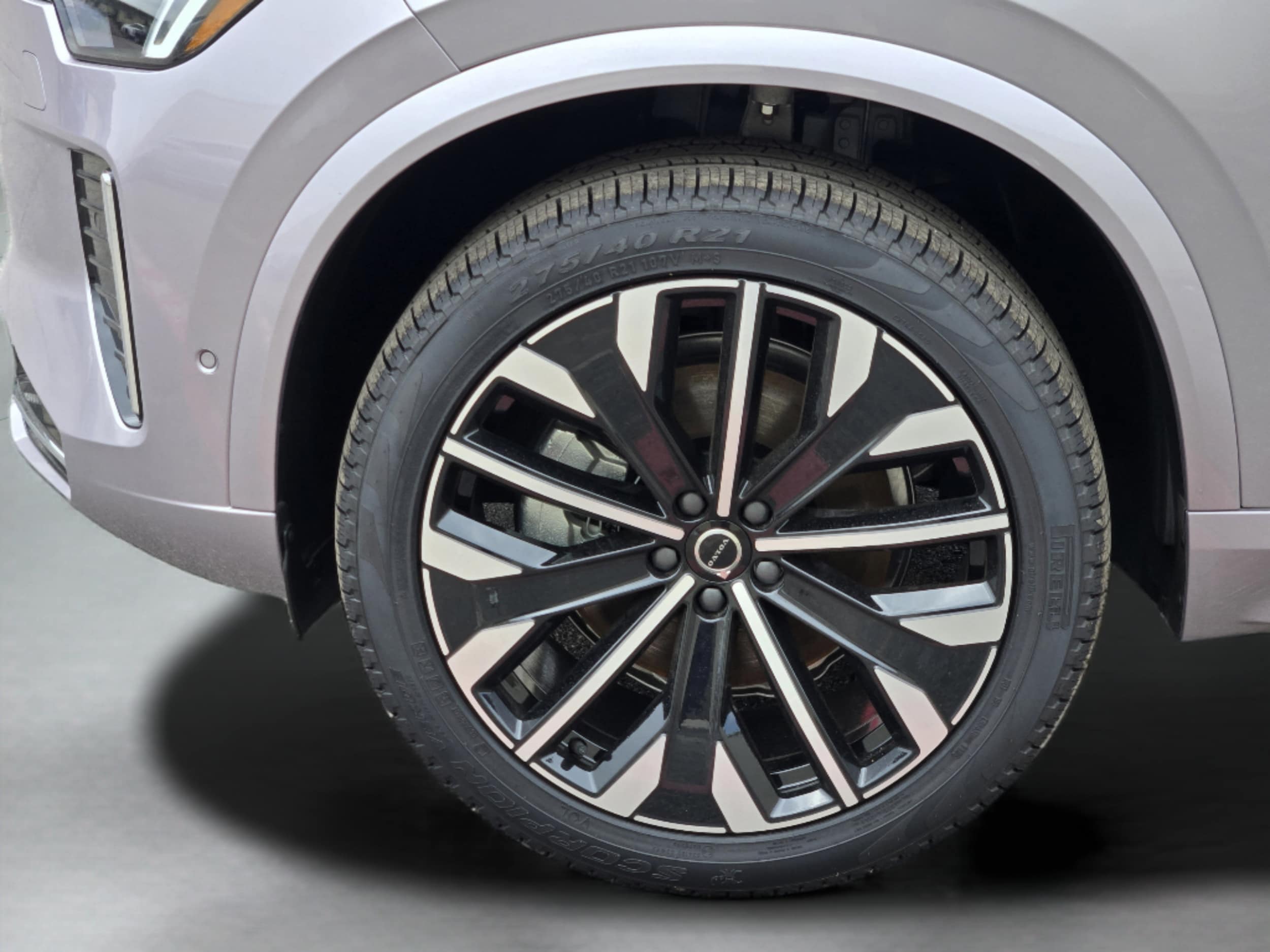 2026 Volvo XC90 Plus - Photo 34