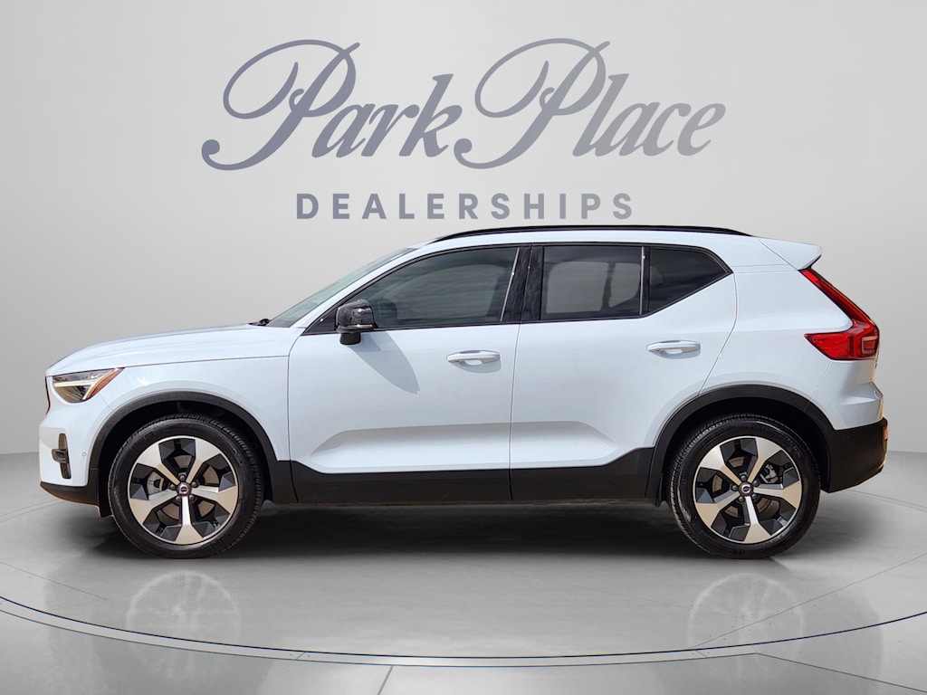 Used 2026 Volvo XC40 B5 Plus SUV
