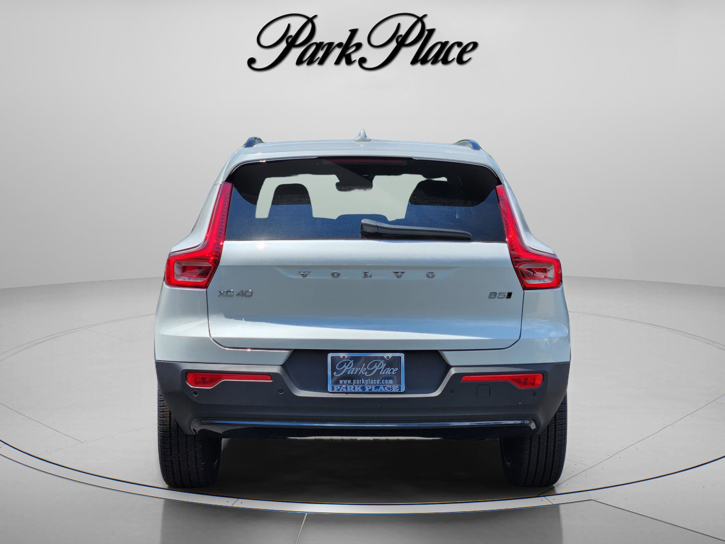 2026 Volvo XC40 Plus - Photo 4