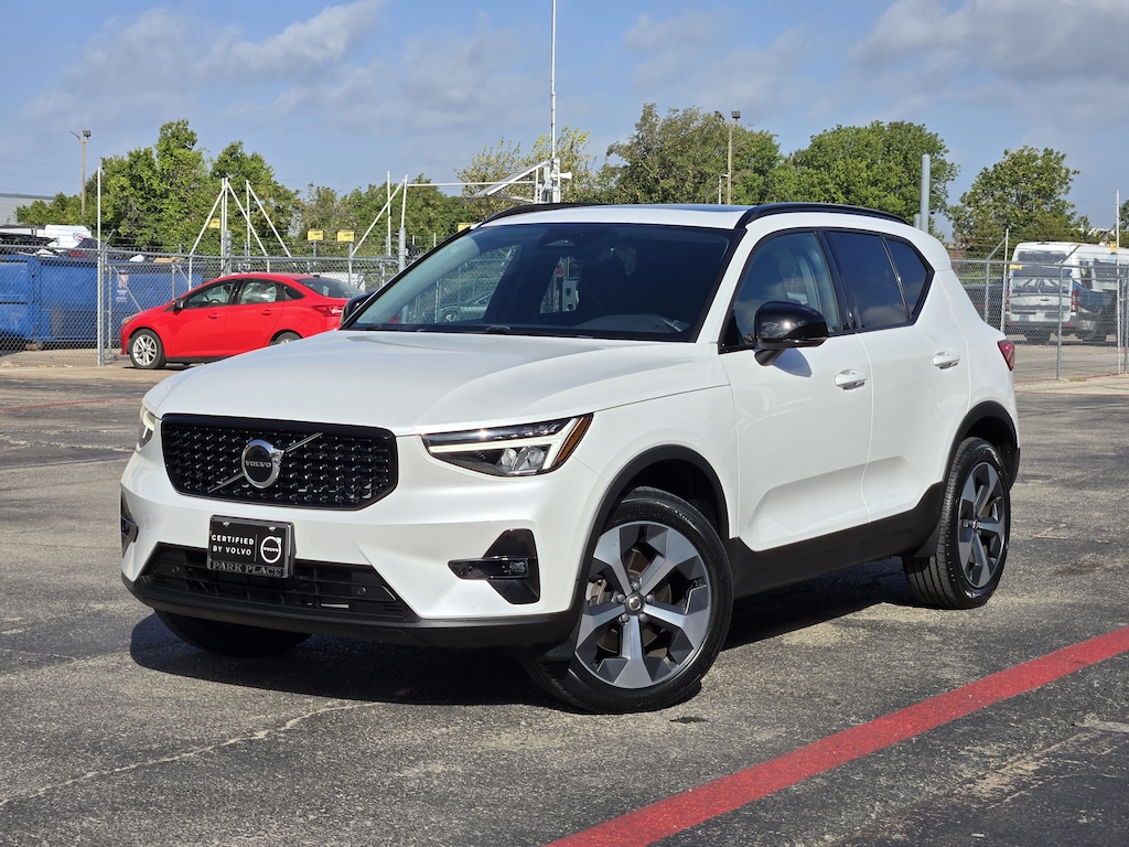 Certified 2023 Volvo XC40 B4 FWD Plus Dark SUV