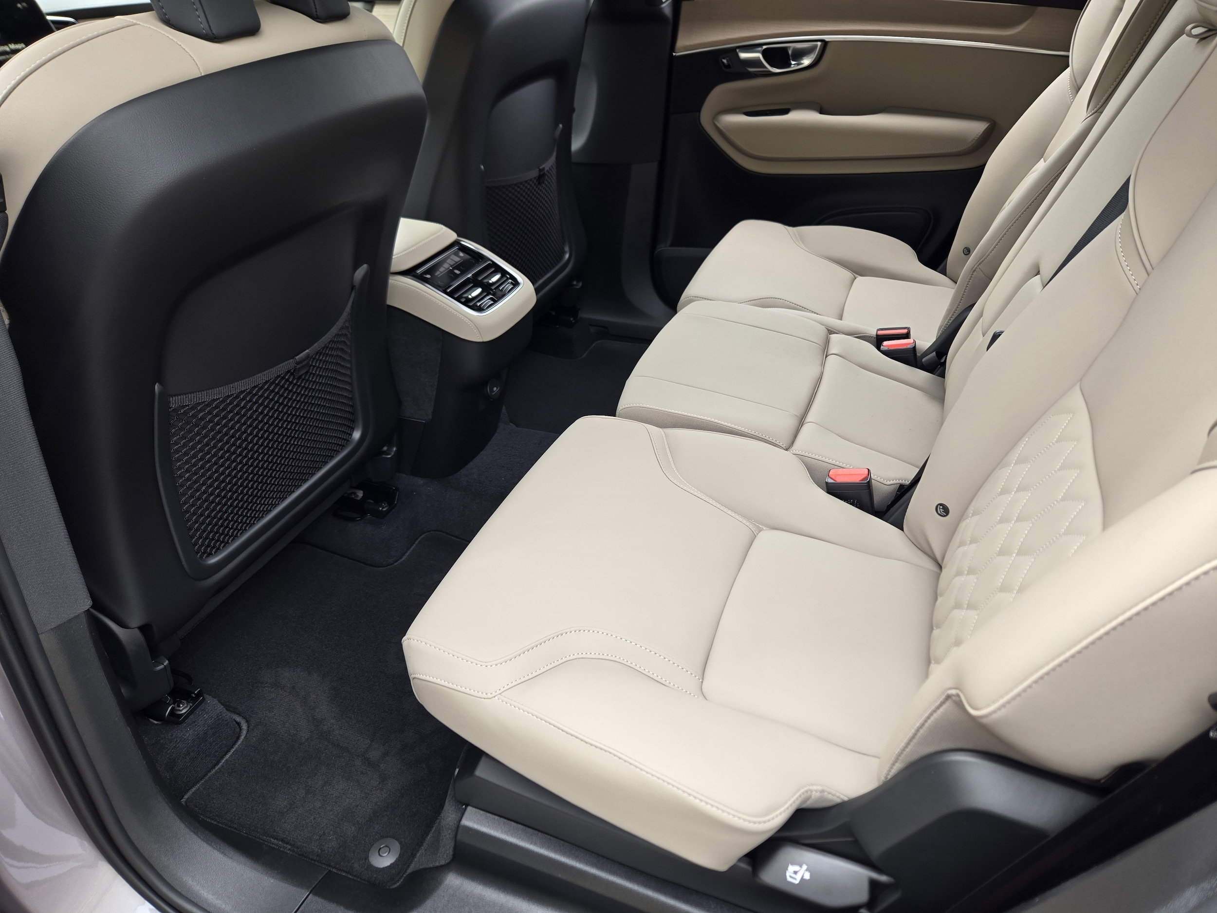 2026 Volvo XC90 Plus - Photo 26
