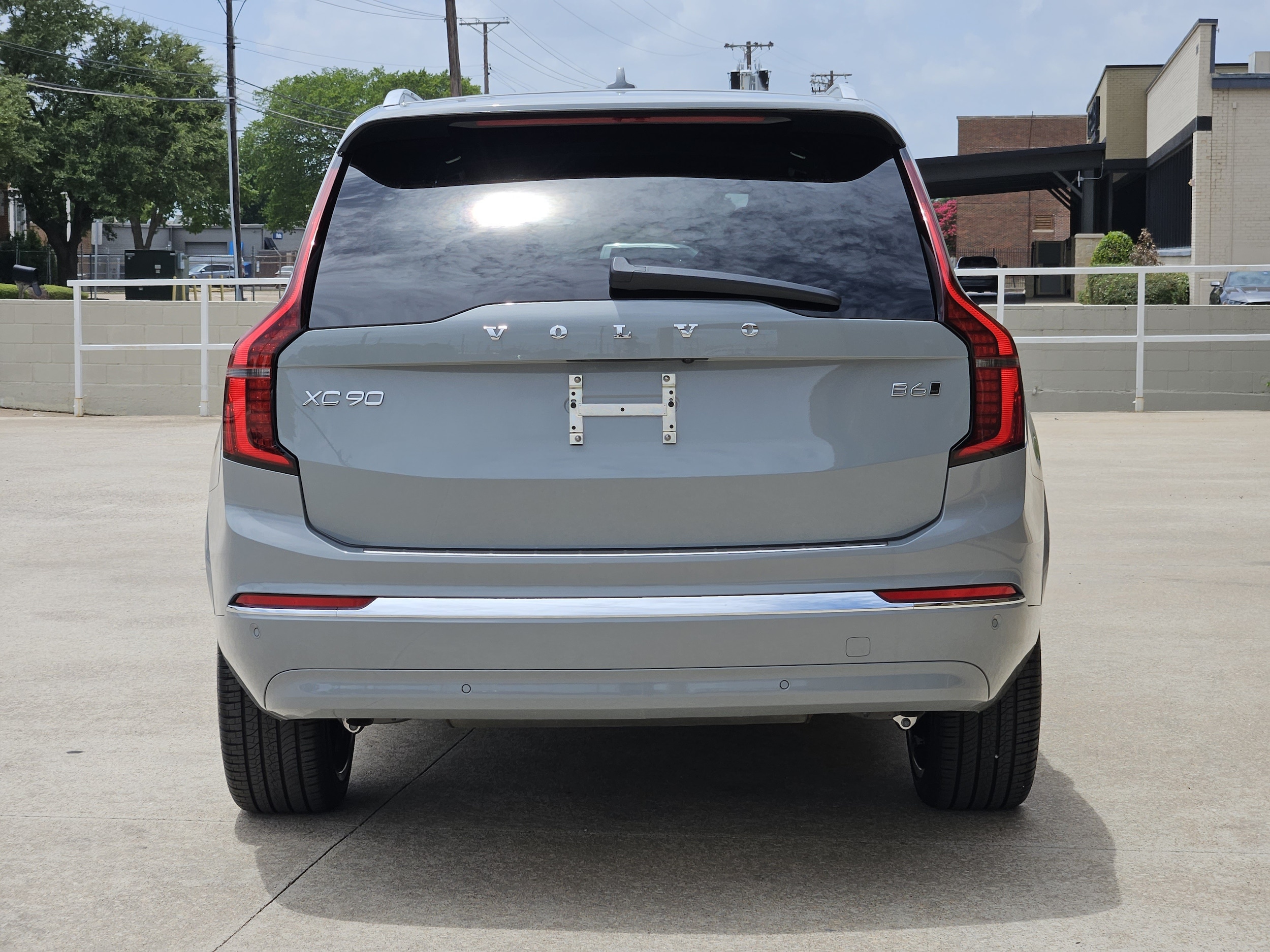 2026 Volvo XC90 Plus - Photo 8