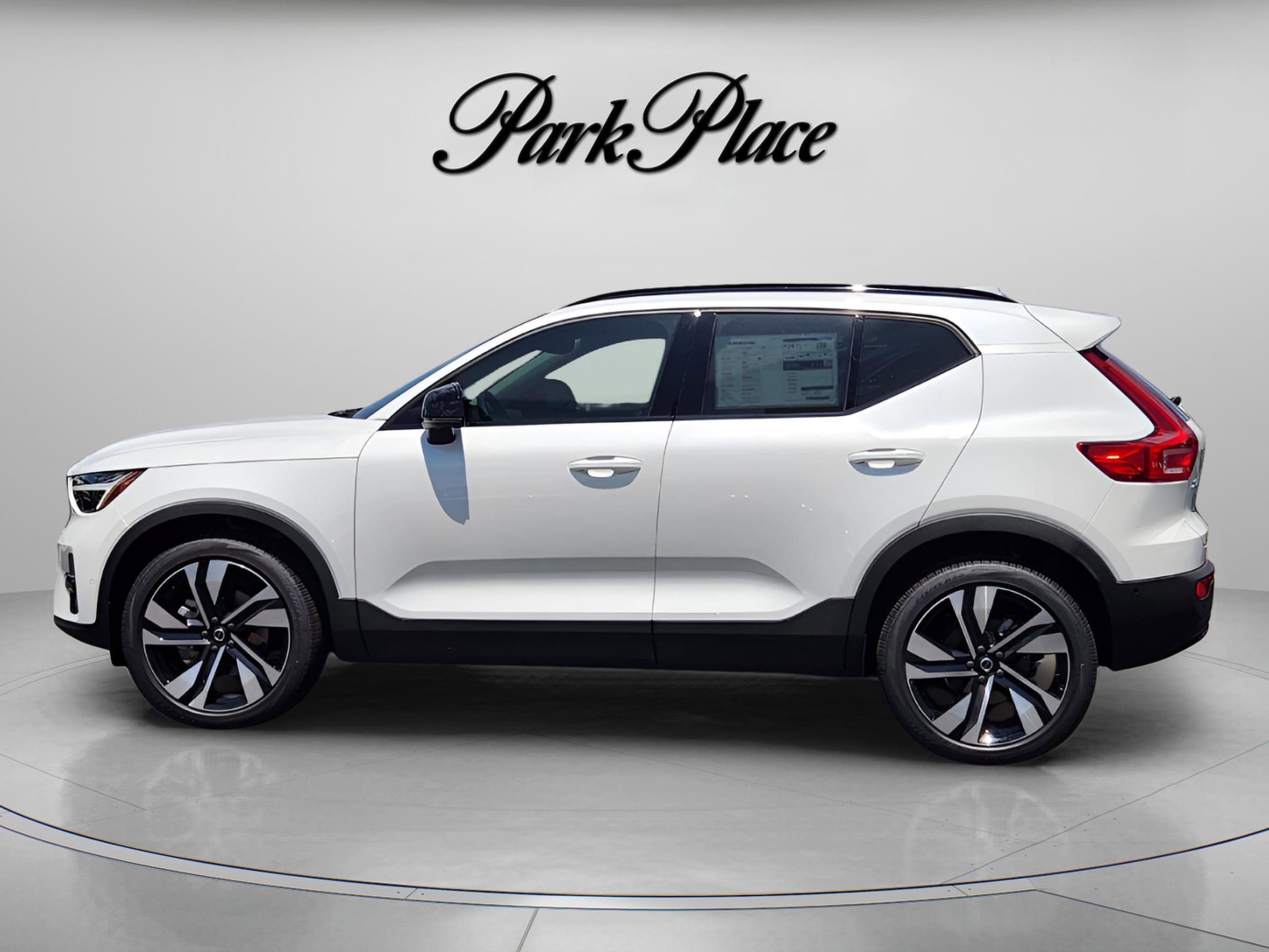2026 Volvo XC40 Plus - Photo 2