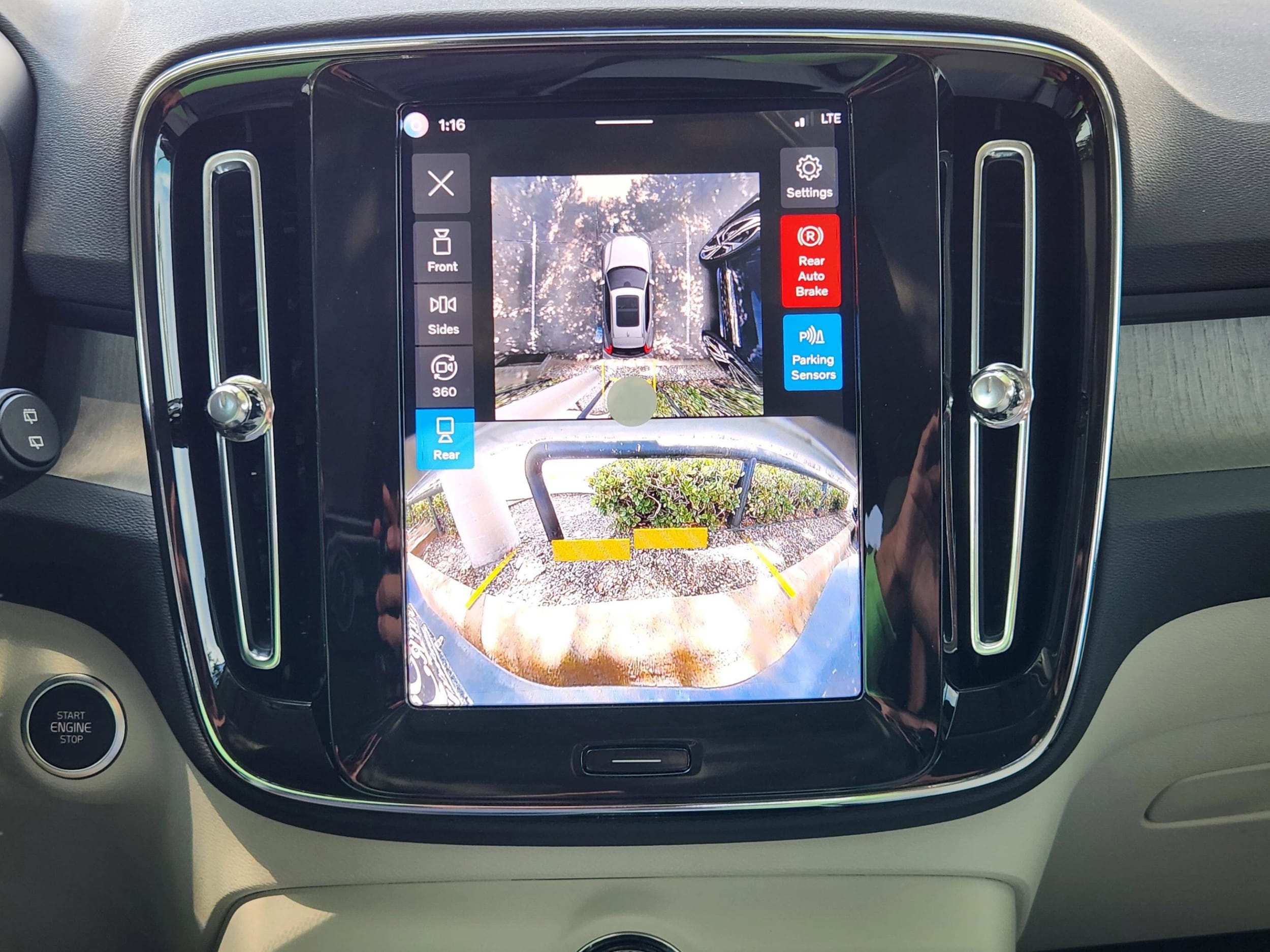 2026 Volvo XC40 Plus - Photo 14