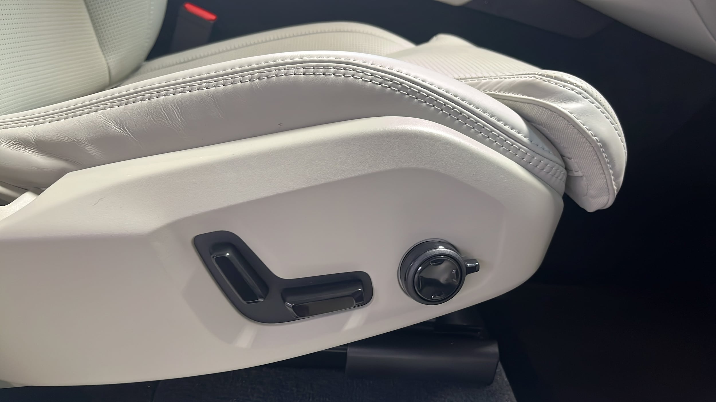 2026 Volvo XC90 Ultra - Photo 17