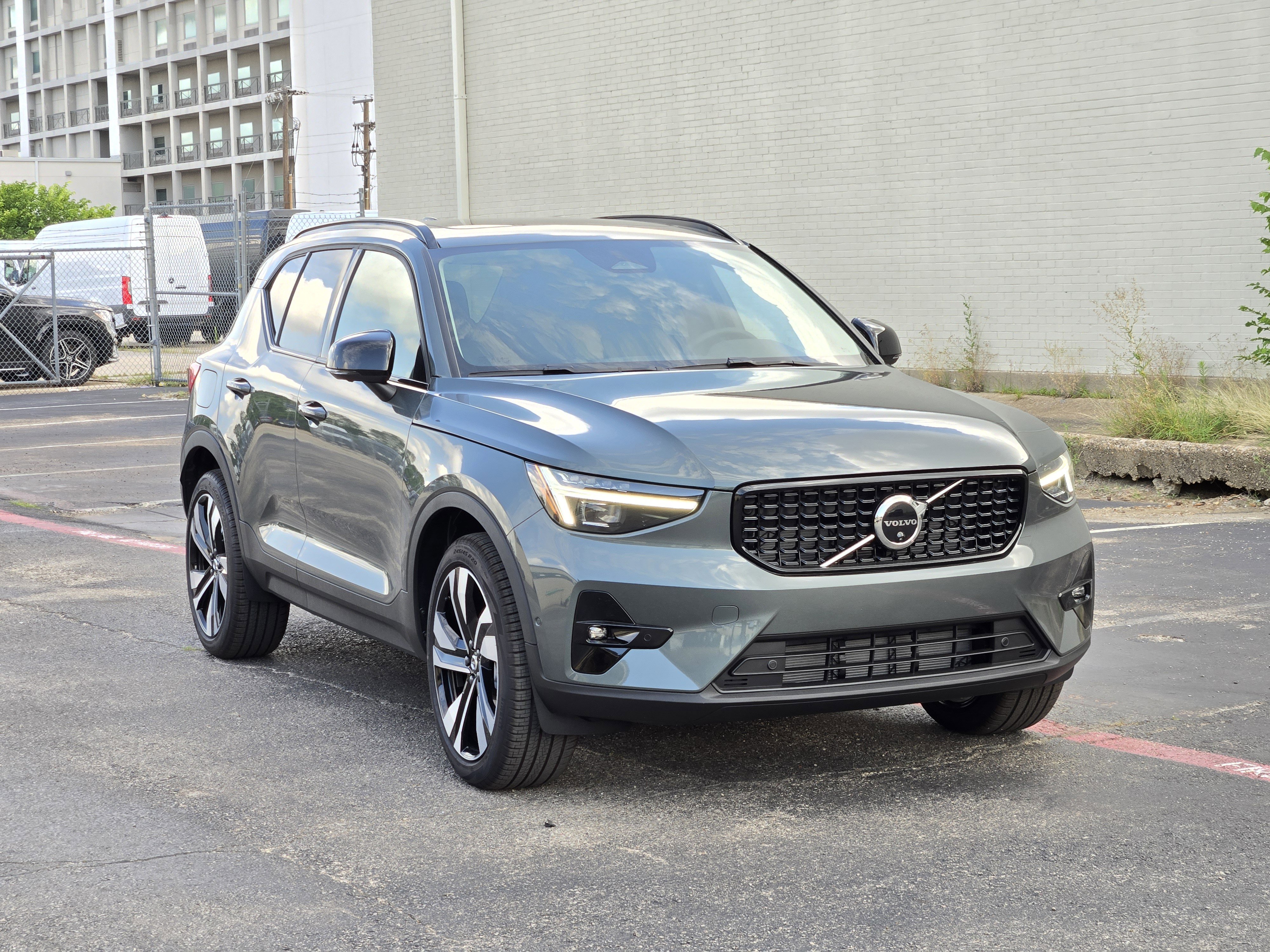 Used 2026 Volvo XC40 B5 Ultra SUV