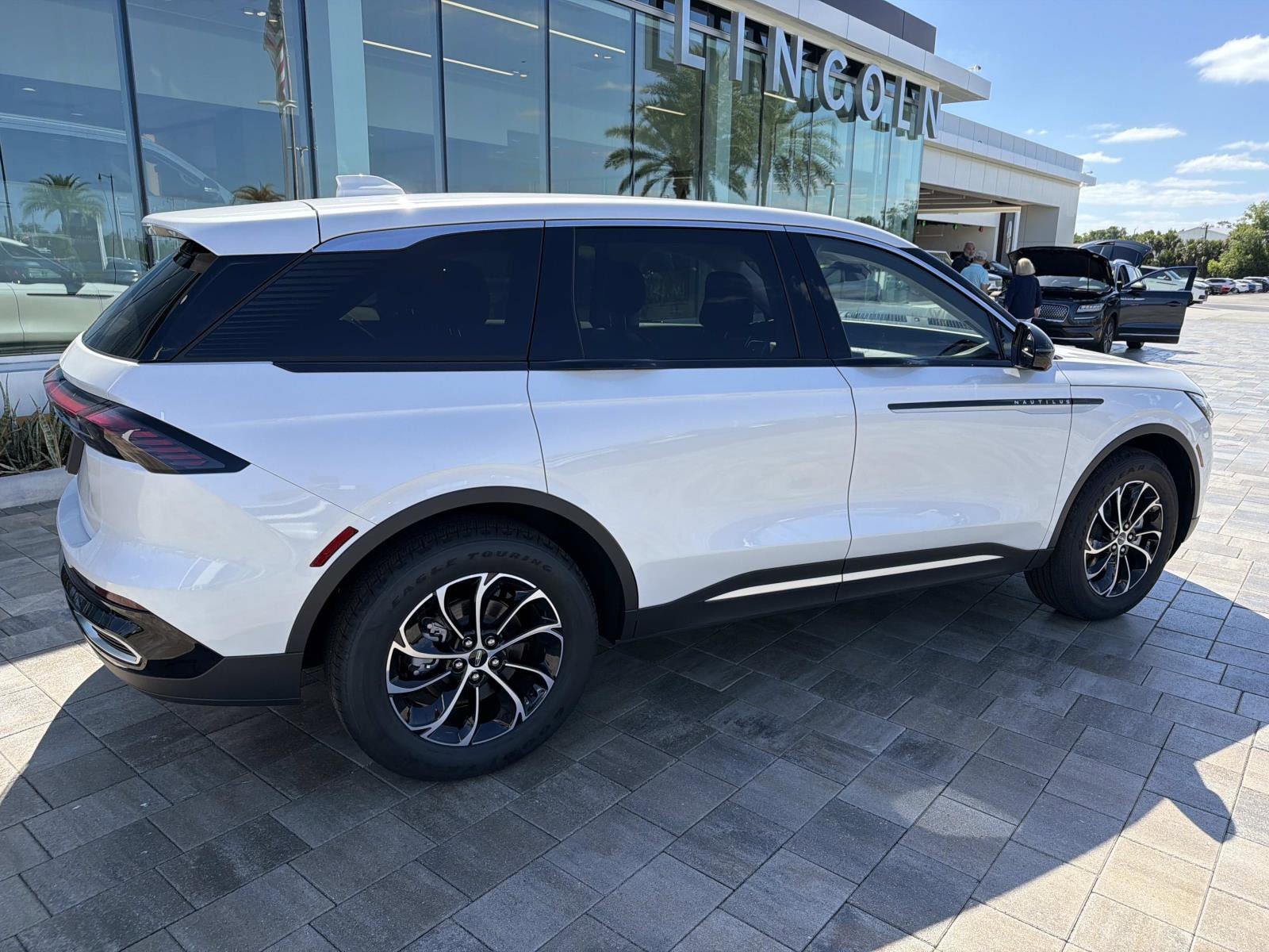 2026 Lincoln Nautilus Premiere - Photo 2