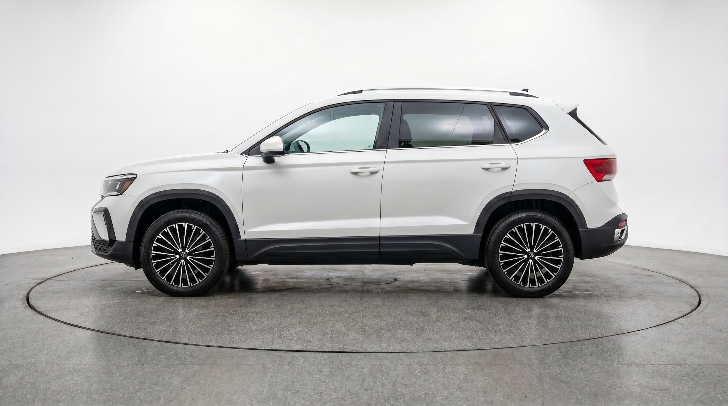 Thumbnail: 2026 Volkswagen Taos - 4
