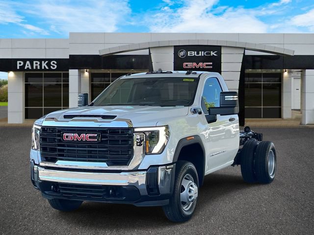 2026 GMC Sierra 3500 HD Chassis Cab Pro Truck