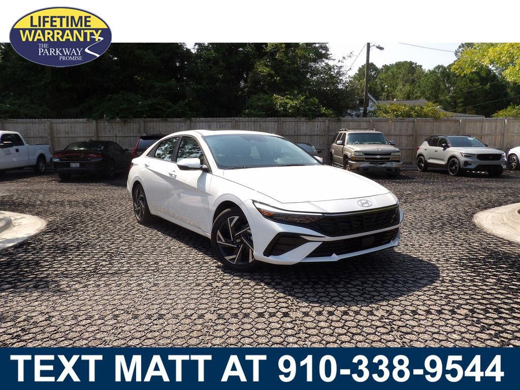 New 2026 Hyundai Elantra Hybrid Limited Sedan