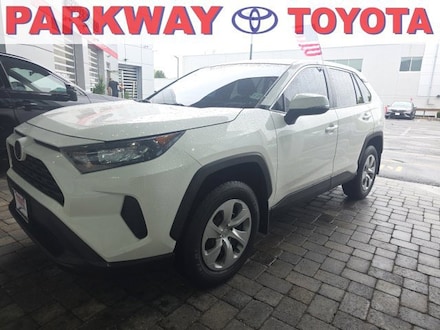 Used 2022 Toyota RAV4 LE SUV for Sale in Englewood Cliffs, NJ