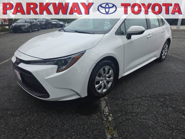 Used 2025 Toyota Corolla LE Sedan for Sale in Englewood Cliffs, NJ