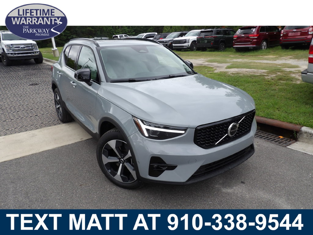 2026 Volvo XC40 B5 Plus AWD SUV