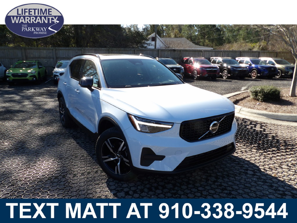 2026 Volvo XC40 B5 Core AWD SUV