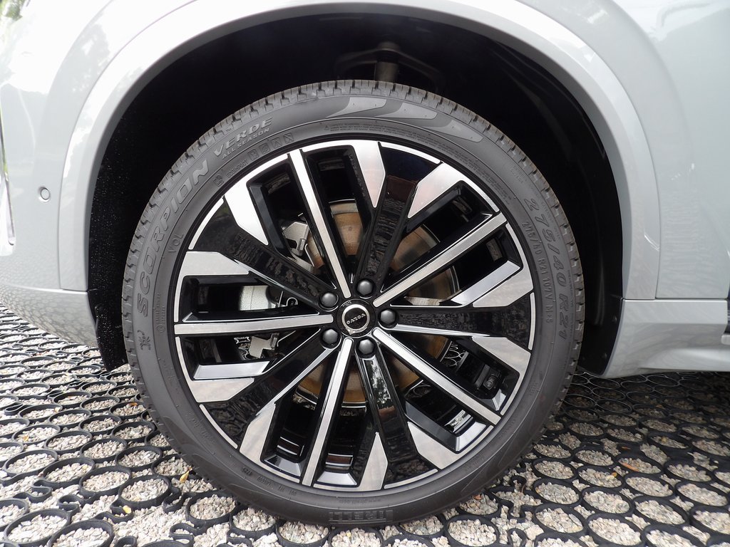 2026 Volvo XC90 Plus - Photo 26