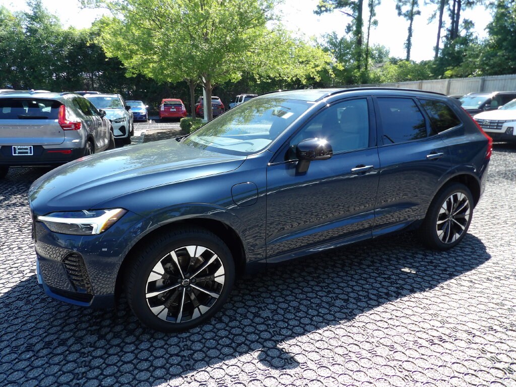 New 2026 Volvo XC60 plug-in hybrid T8 Plus SUV