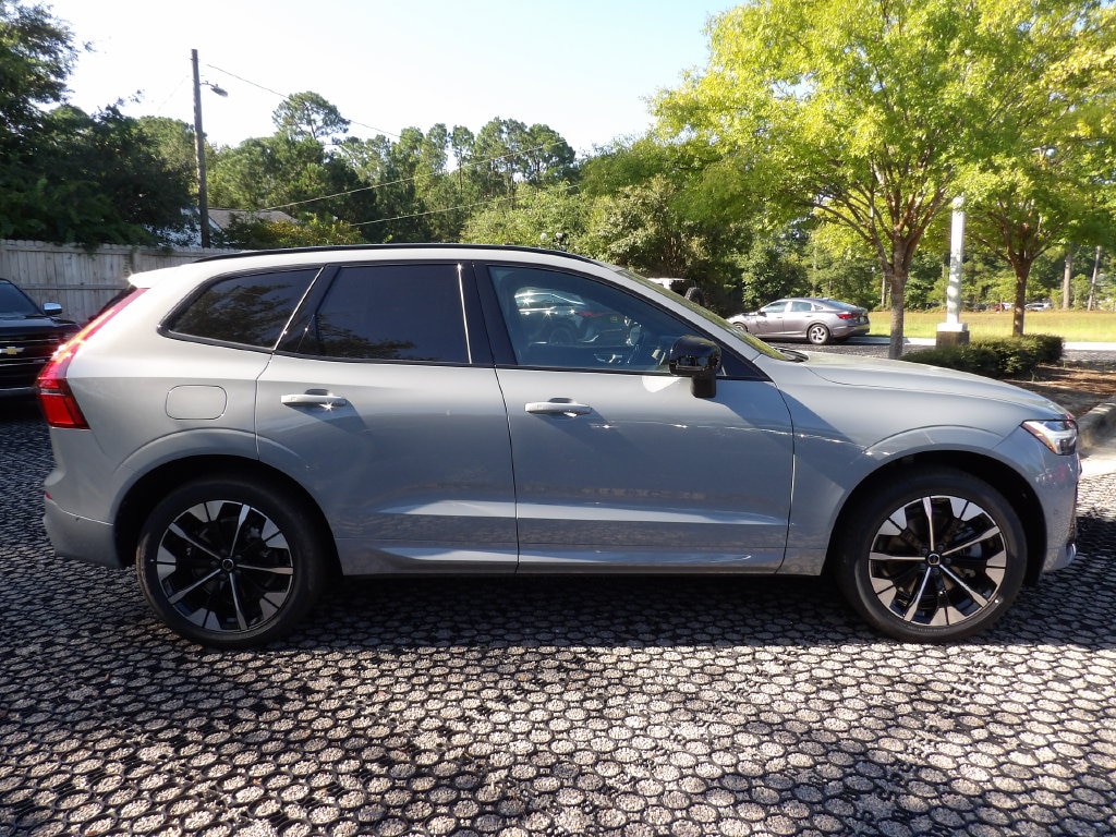 New 2026 Volvo XC60 plug-in hybrid T8 Plus SUV