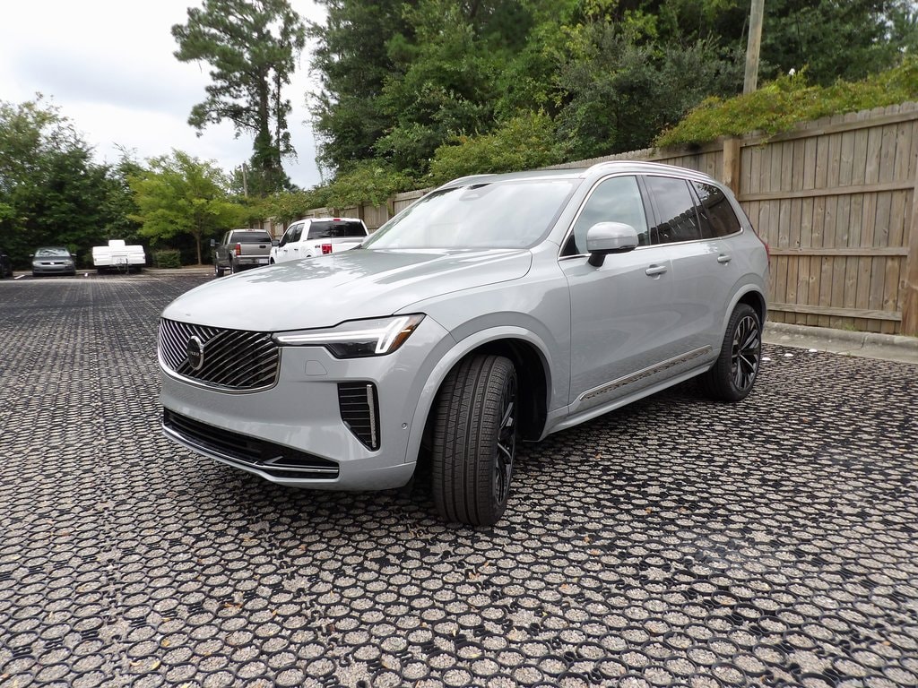 2026 Volvo XC90 Plus - Photo 3