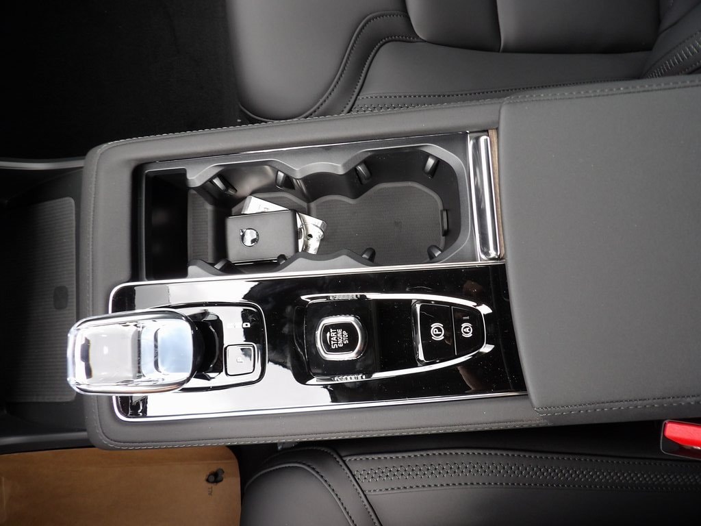 2026 Volvo XC90 Plus - Photo 22