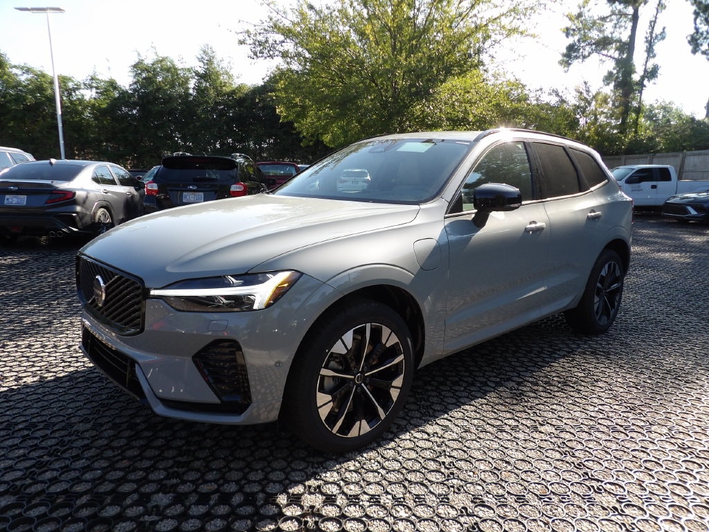 New 2026 Volvo XC60 plug-in hybrid T8 Plus SUV