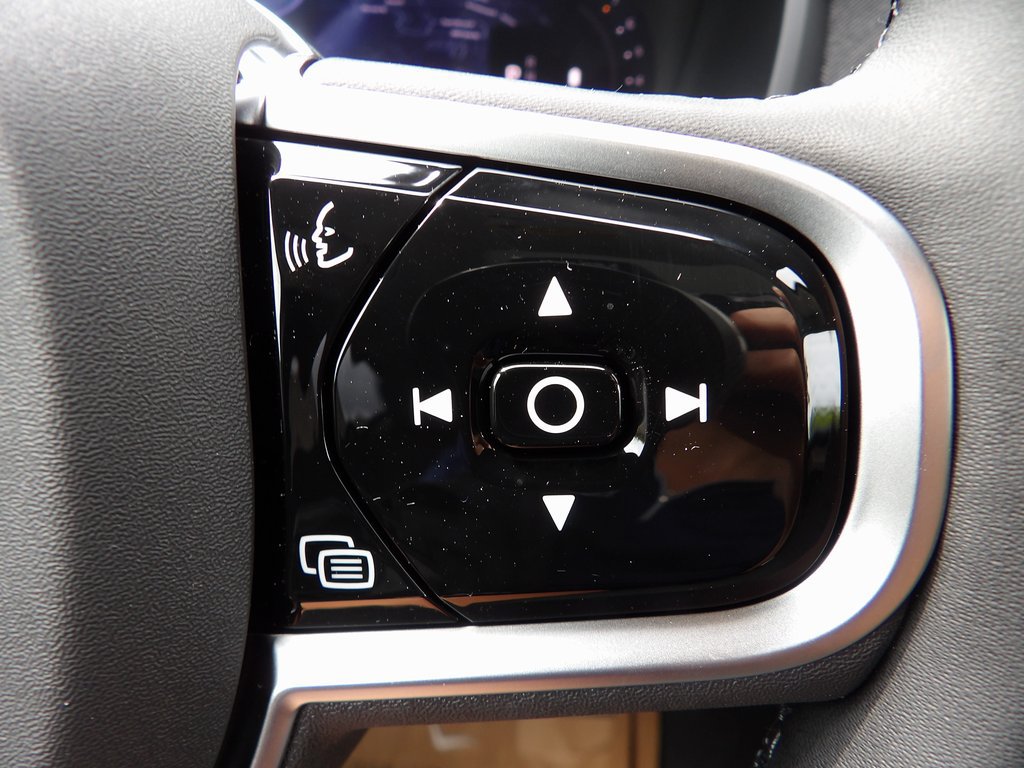 2026 Volvo XC90 Plus - Photo 18