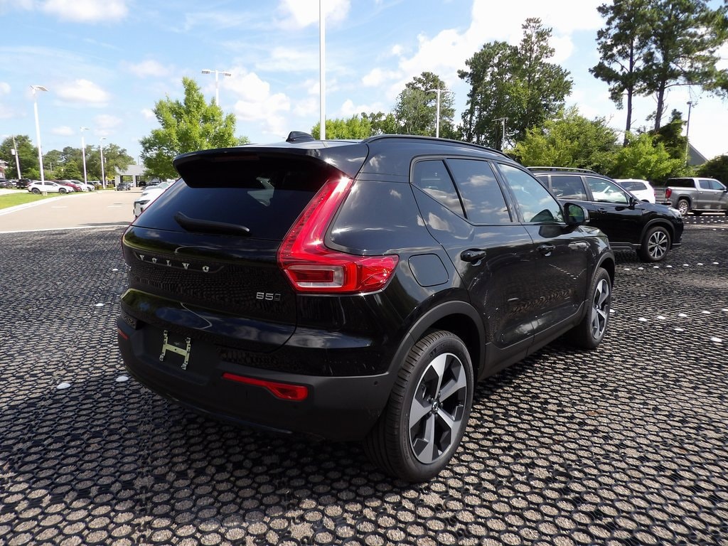 2026 Volvo XC40 Plus - Photo 5