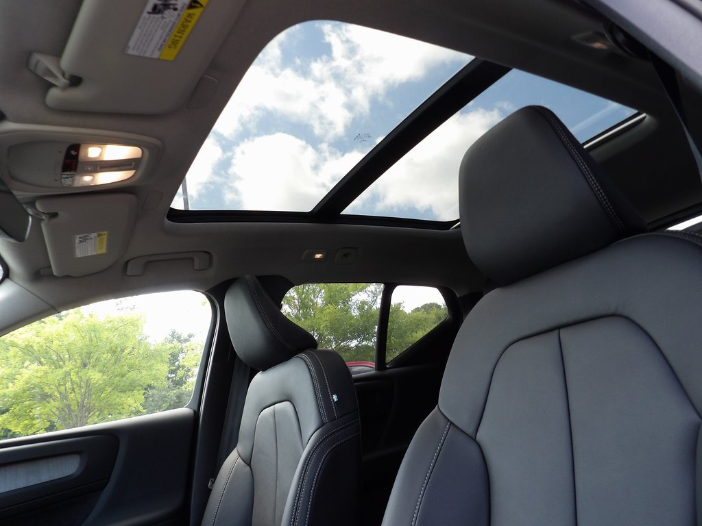 2026 Volvo XC40 Plus - Photo 21