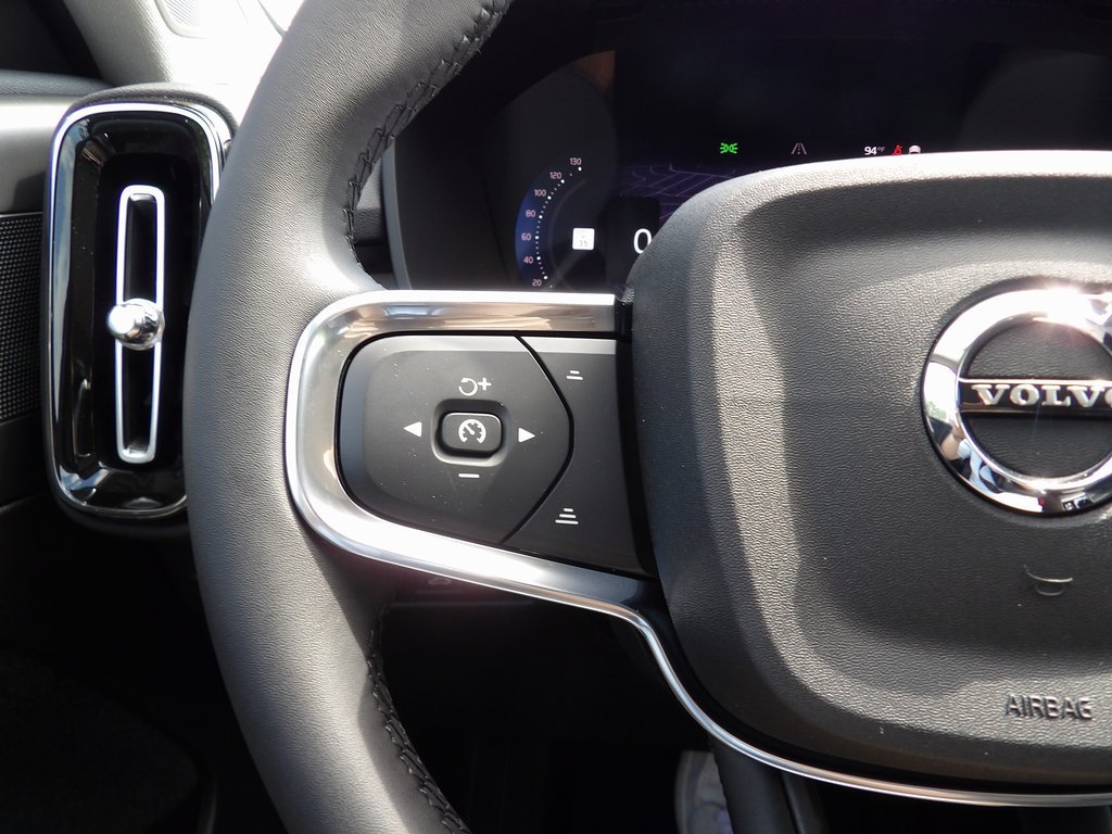 2026 Volvo XC40 Plus - Photo 15
