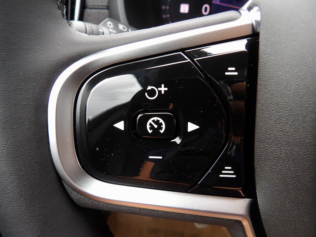 2026 Volvo XC90 Plus - Photo 17