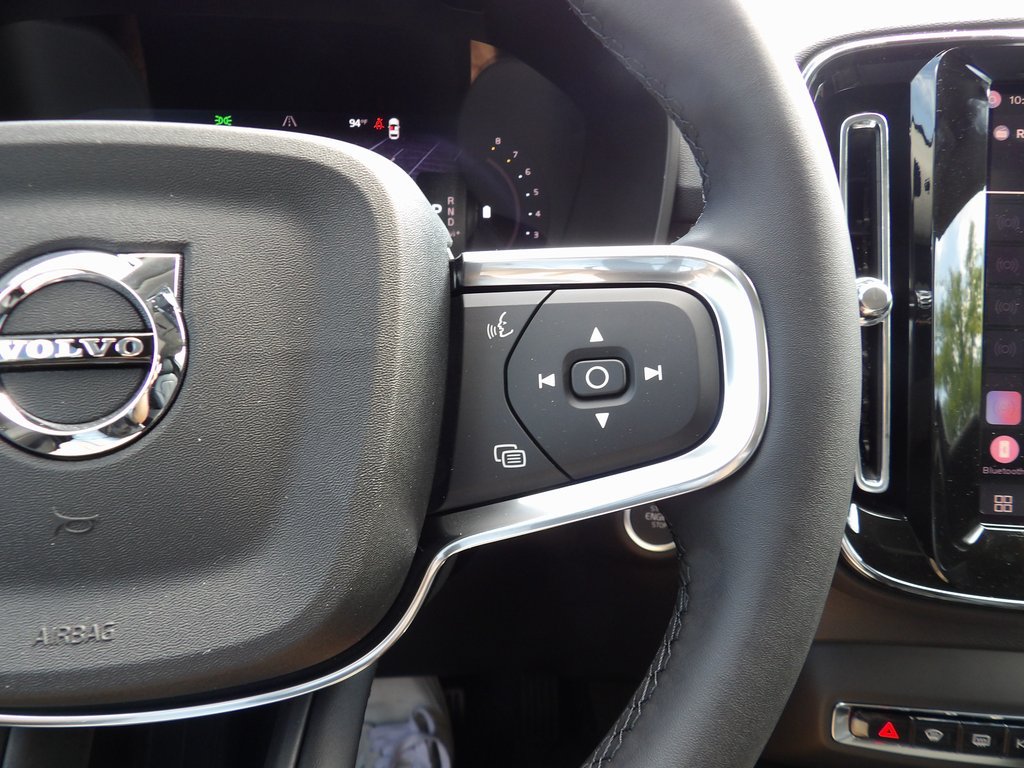 2026 Volvo XC40 Plus - Photo 16