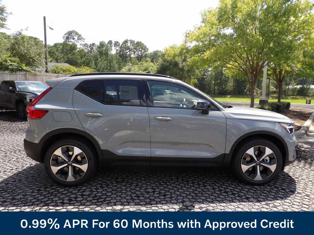 New 2026 Volvo XC40 B5 Plus SUV