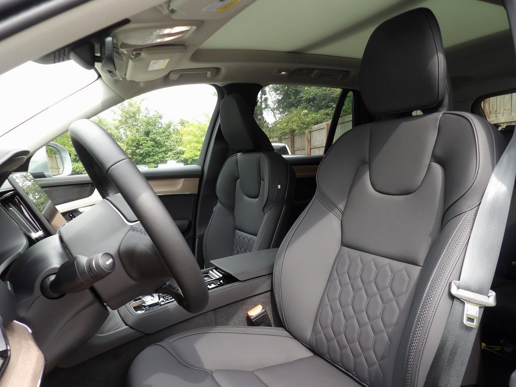 2026 Volvo XC90 Plus - Photo 10