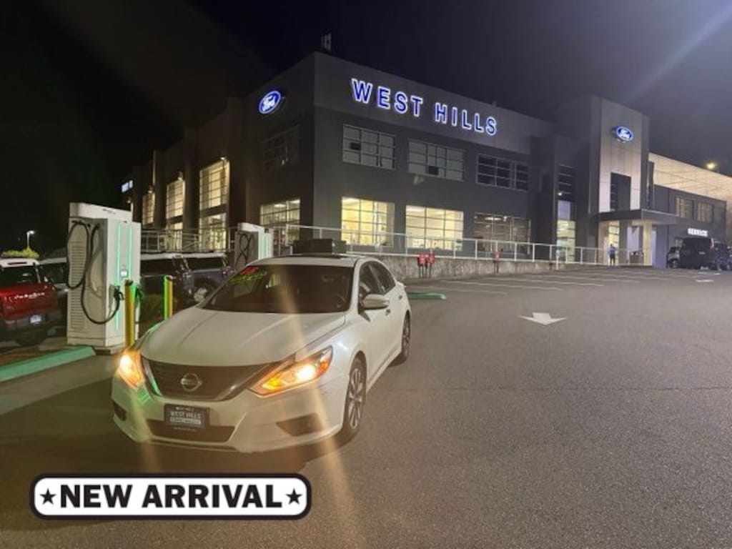 Used 2016 Nissan Altima 2.5 SV Sedan